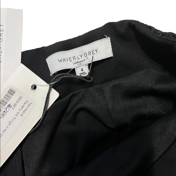 Waverly grey Liberant black fringe
wool skirt size 4 - Picture 7 of 7